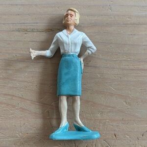 Miss Moneypenny of James Bond 007 Fame Figurine